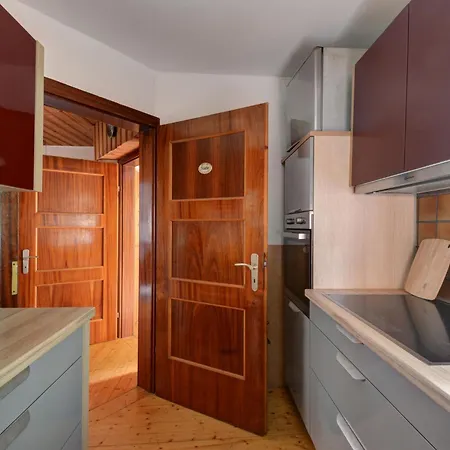 Clobes By Interhome Semesterbostad Unshausen